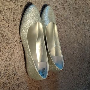 American Eagle flats